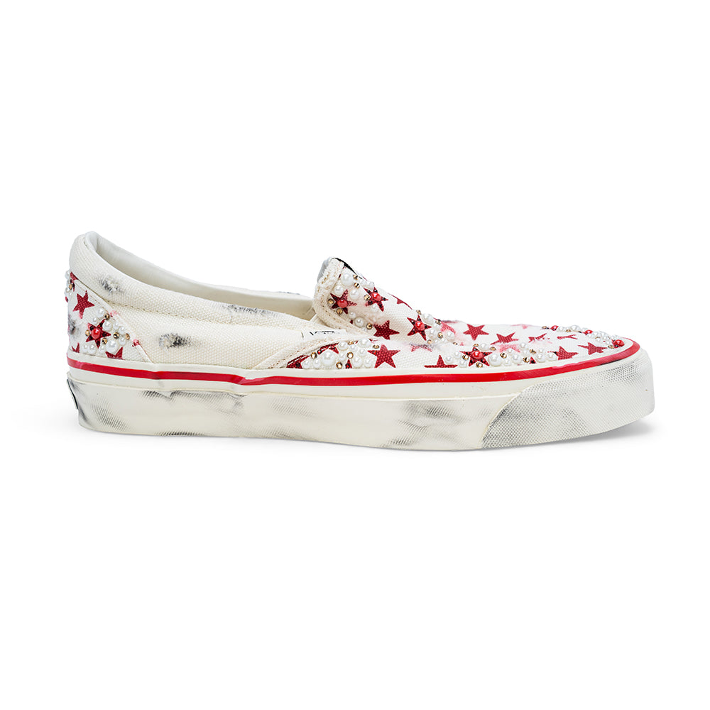 Vans Slip-On "STELLA Red Star" by MATTIAS GOLLIN
